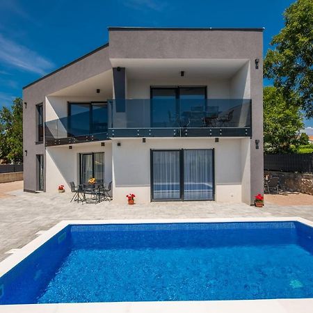Apartments Villa "Aurea" With Pool Veglia Exterior foto