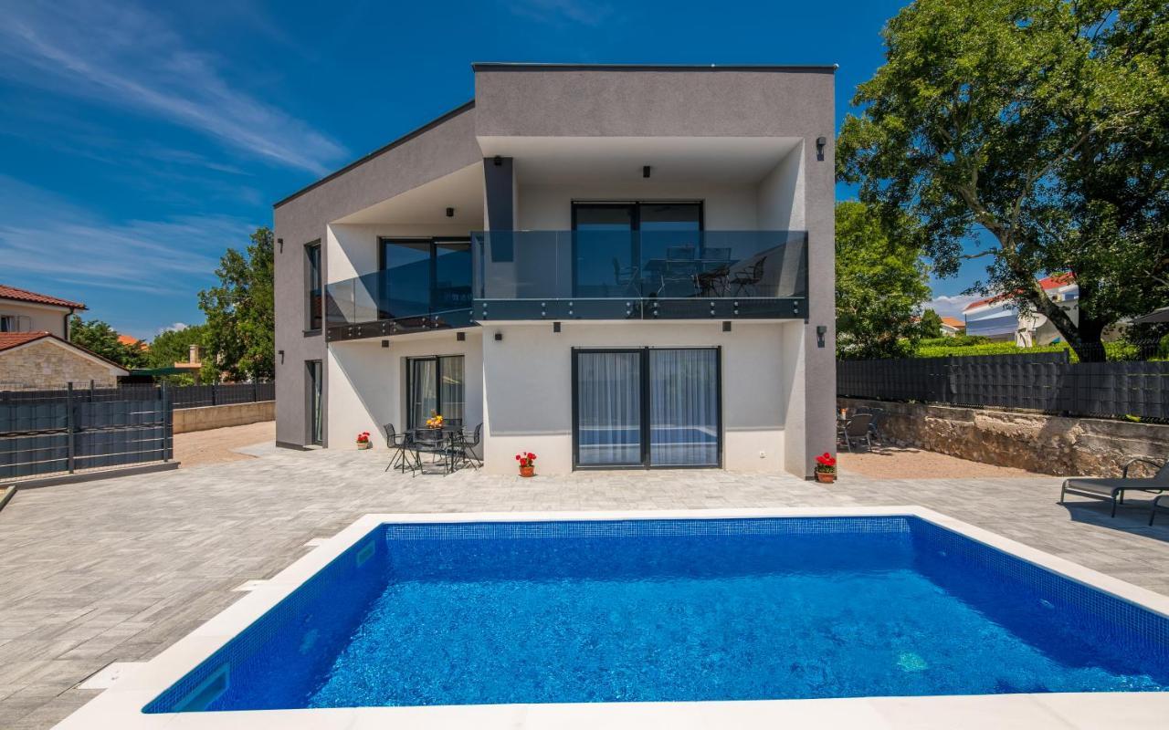 Apartments Villa "Aurea" With Pool Veglia Exterior foto