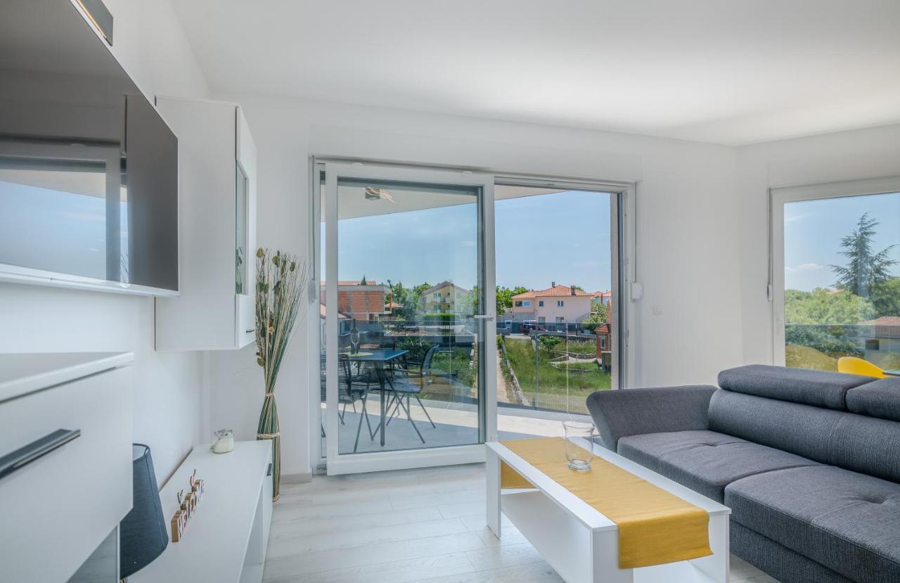 Apartments Villa "Aurea" With Pool Veglia Exterior foto